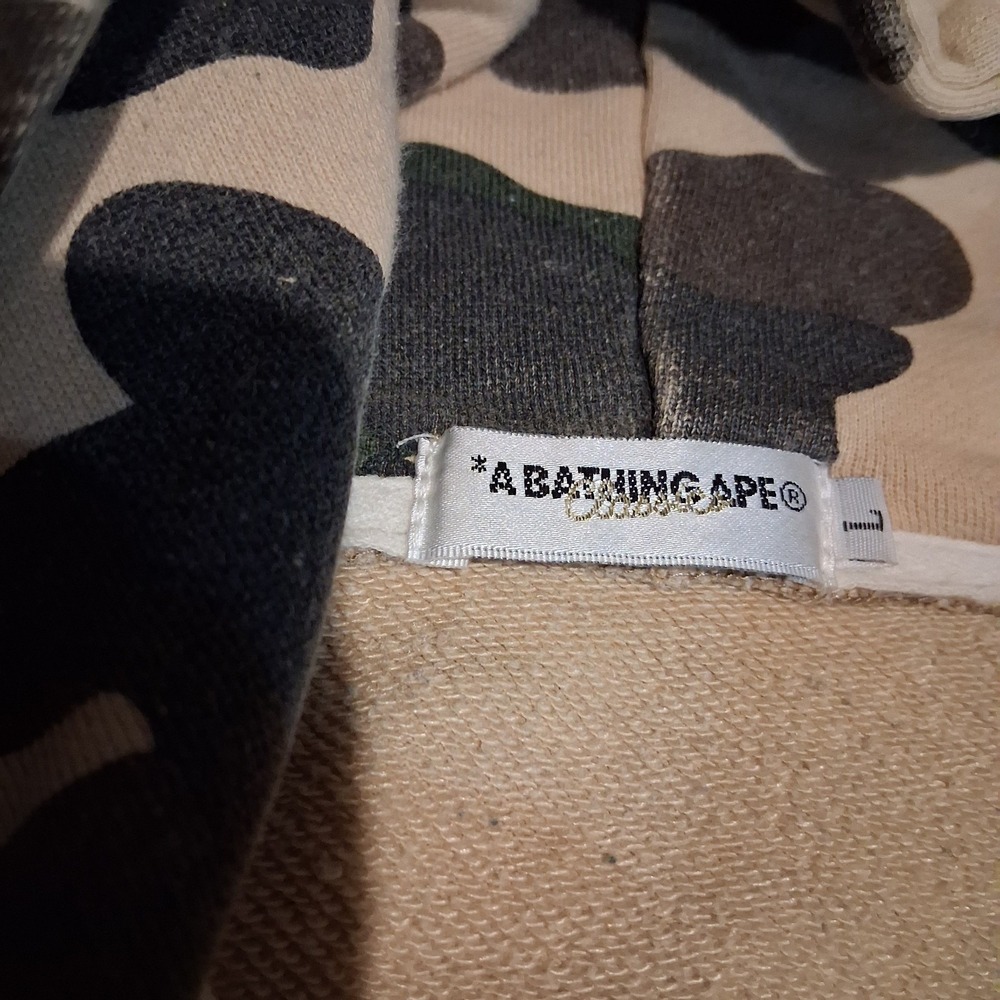 A Bathing Ape BAPE Camo Hoodie Size Large Gorilla Logo College Pullover OBO - Picture 3 of 15